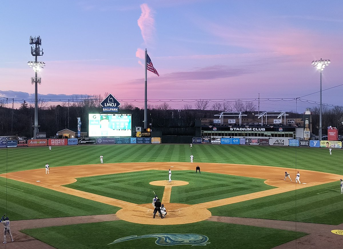 Baseball sunsets are the best sunsets.