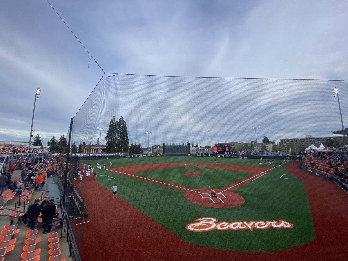 We are *so* back. Hello from Goss Stadium, where No. 5 Oregon State and Stanford are a few minutes from first pitch. Aiden May on the bump for the Beavers.