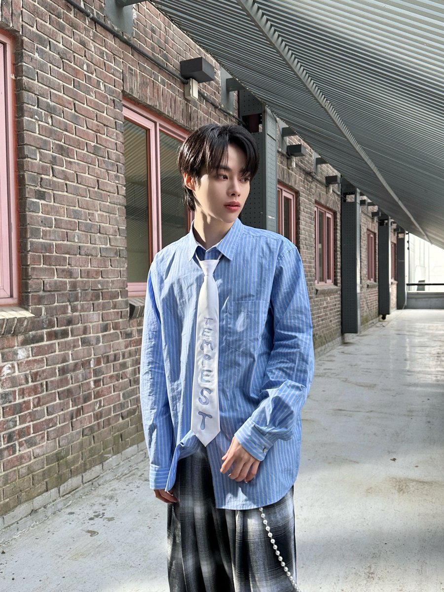 TPST_twt's tweet photo. [#한빈] 신입생 iE들~ 템풍 UNiEVERSITY에 갈 준비 됐나? 😉☺️ https://t.co/NzDK4yWqgB