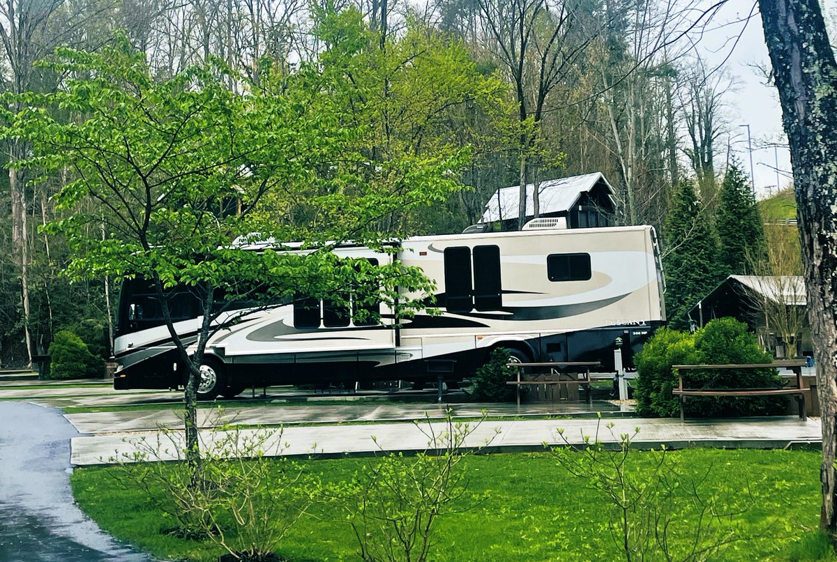 CampLeConte's tweet photo. Roll on in to Camp LeConte! We can’t wait to see you! #camping #glamping #gatlinburg #campleconte #tn https://t.co/rJ2xlDoB2D https://t.co/Cglbsn6XT9
