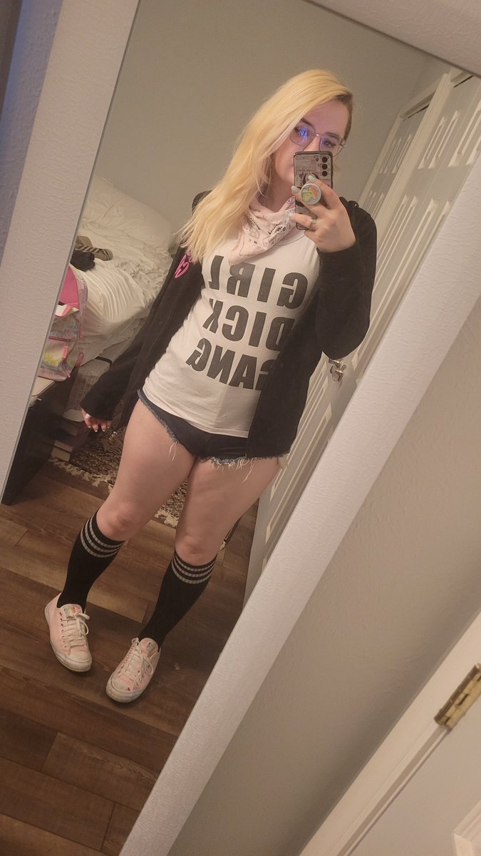 brattysakuraXxX's tweet photo. I had a cute outfit today. π©΅π©·π€
#TransRightsAreHumanRights #transgirl #transpride #grunge #daysndaze https://t.co/jNGunPRz0v