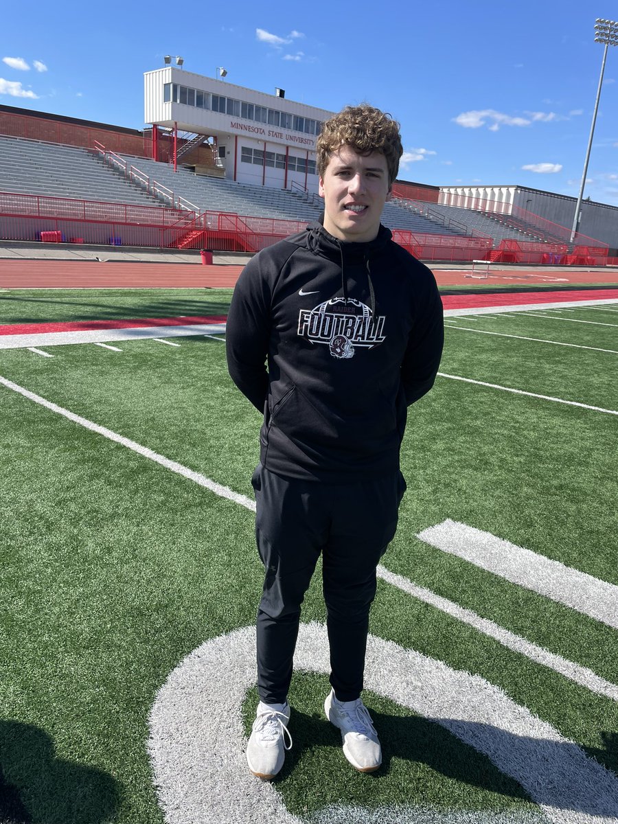 Mackent2Michael's tweet photo. Thank you @CoachLawrence02 and @CoachLaqua for having me on campus  today and for being the camp invite! Great to see the staff and the dragon family. #DragonWay @msum_football https://t.co/qi9QL2RXhx