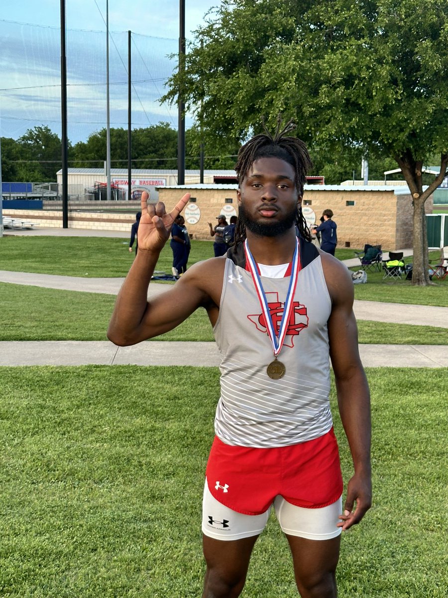 Congratulations @aarodgerss for advancing to Regionals in the 200 #TTHL @geraldhudson @RecruitTheHill1 @cedarhillisd @LonghornSpeed