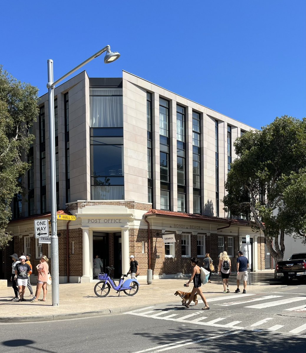 HillThalisAUP's tweet photo. So many older buildings, certainly also heritage-listed ones, can readily have vertical extensions, if well designed such as this former post office in Bondi.
Designed by #smartdesignstudio.
No wasteful setbacks, build to the street alignment & straight up https://t.co/XgjAfPR7JN