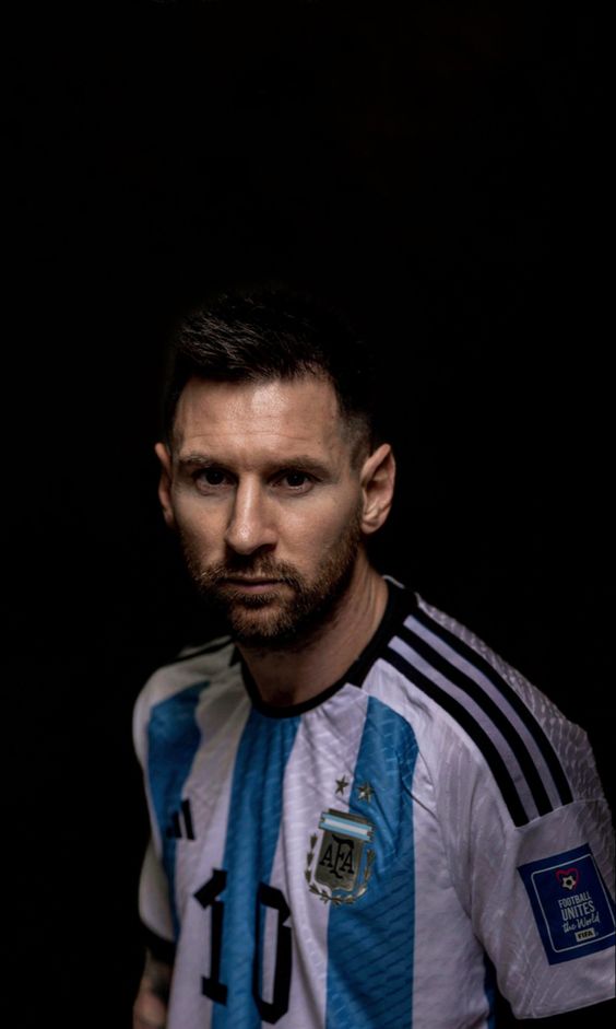 quien es el mejor jugador de la historia del futbol y porque Messi?