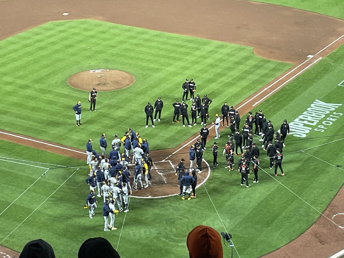 And it’s a benches-clearing discussion here at the Yard. #Birdland