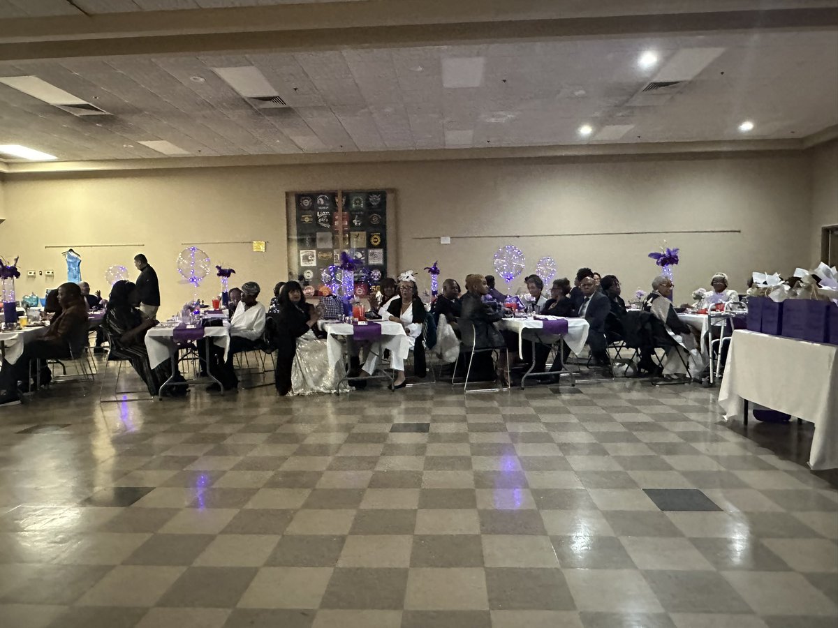 Another tremendous night celebrating the work of the Jesse Cosby Neighborhood Center at its annual gala. Thank you for protecting & serving our illustrious seniors who’ve paved the way for all of us in this community. Tremendous honor to be among giants! #communityofopportunity