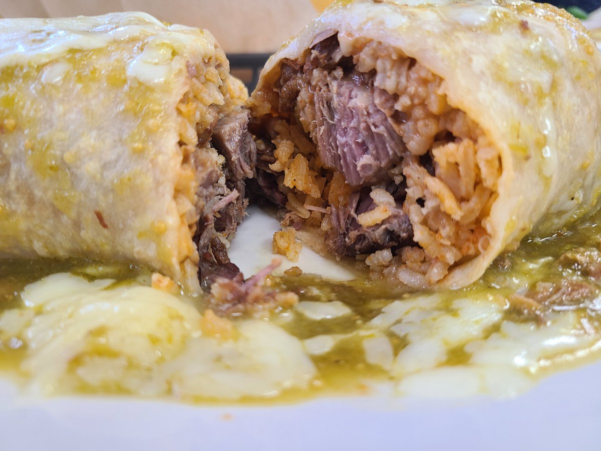 Dinner! Carnitas Burrito. 👍🏽😋 Dinner with my mum. #Navajo