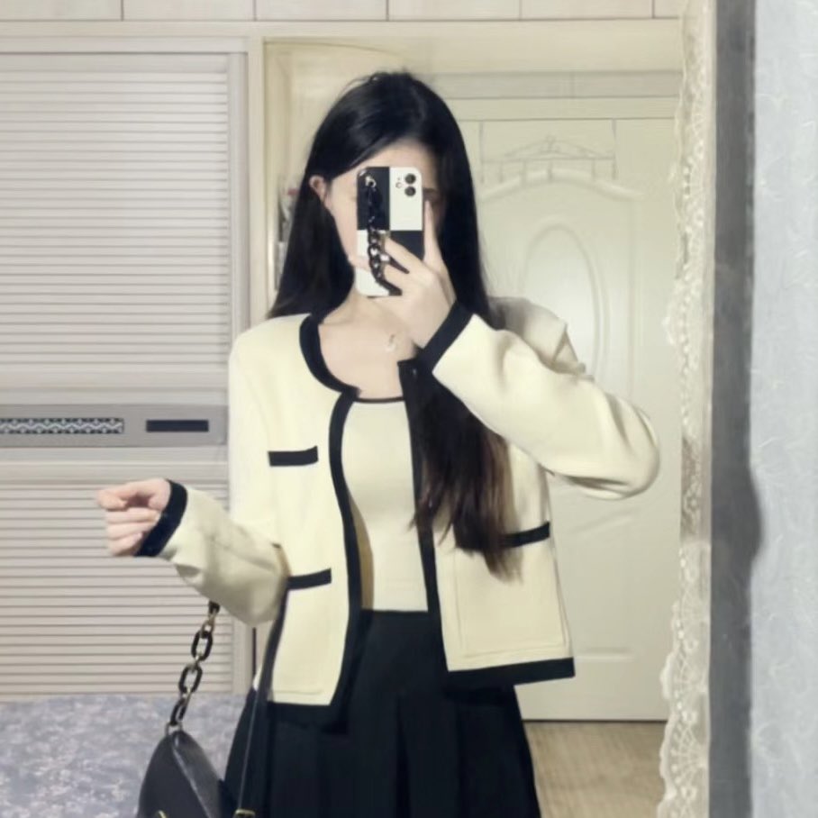 nandairymilk's tweet image. rekomendasi atasan rajut/knitwear

— a thread