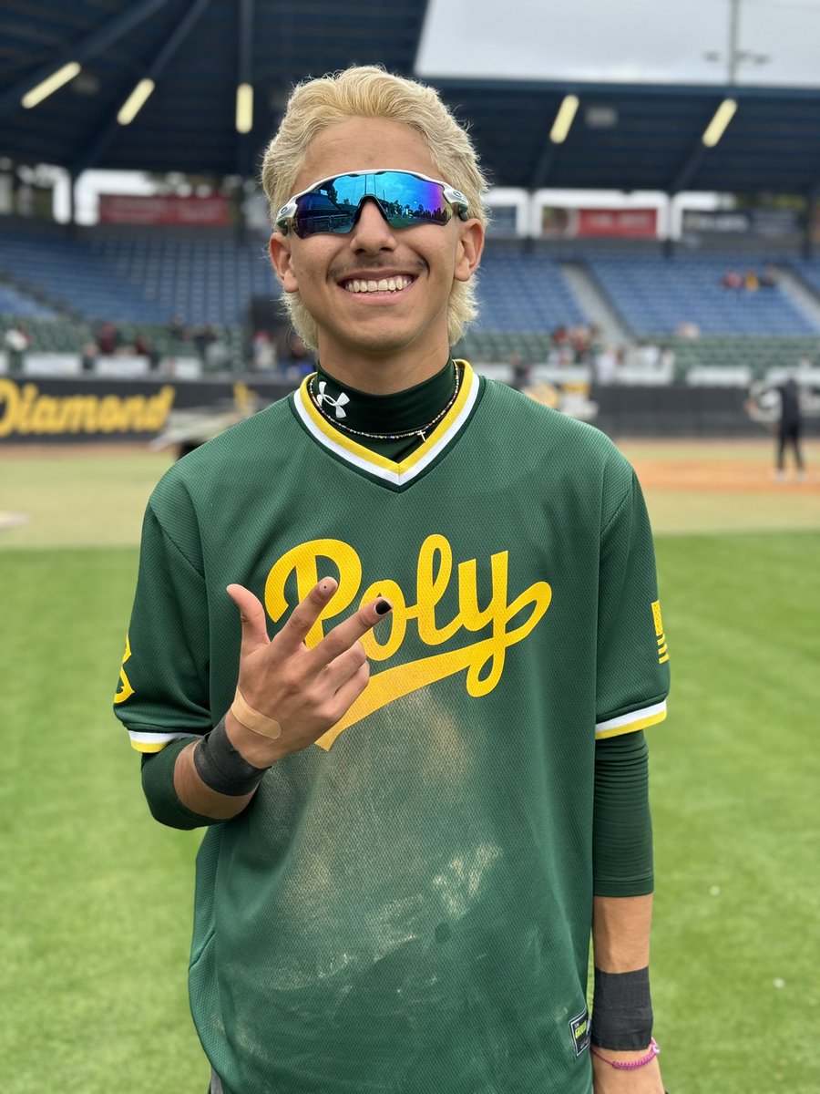 Adrian Bernal with a nice game for Long Beach Poly this afternoon, scoring a pair of runs, plus a 2-RBI double and a great outfield assist from right field.