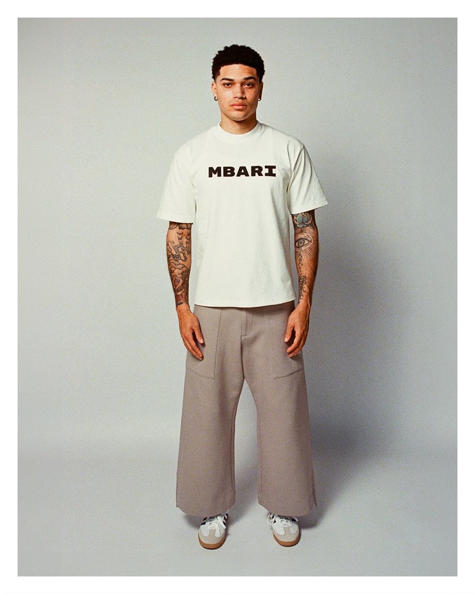 deaditupari's tweet photo. Making clothes with my brother @bykevincoleman  checkout https://t.co/7yGlg4WWGn (wear artwear) ✌🏿🖤 https://t.co/11grhUYXMH