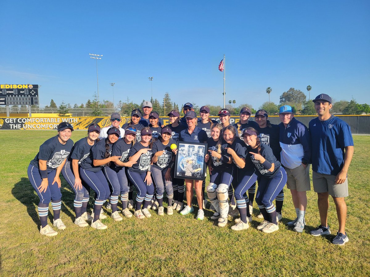 Congratulations to Coach Jamie Maxey on her 500th career victory. @CalHiSports @FresnoBeeSports @fresnounified