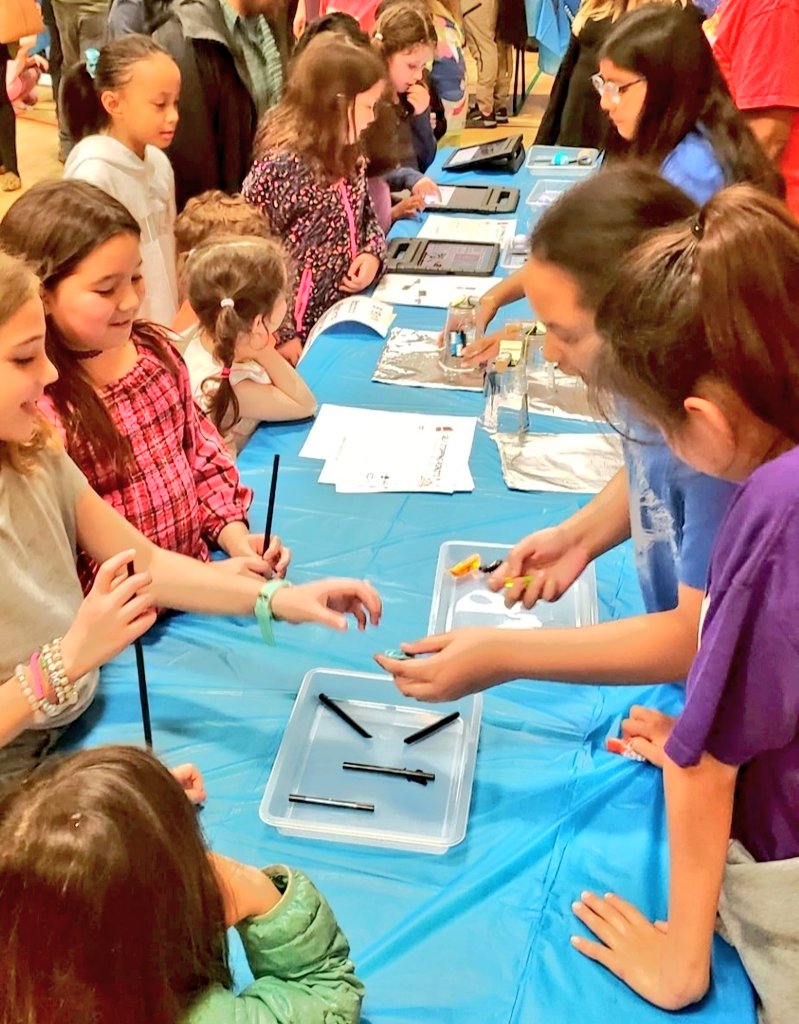 AcademyFcps's tweet photo. PROUD! @BraddockElem Leadership Ambassadors participated🦅 @WakefieldForest STEAM Fair as XSTREAM Robotics Club members! The girls conducted interactive demonstrations for mini @Sphero, @HexbugsI &amp; @ARosieRiveter Self Stopping Robots. Excellent 👏🏽👏🏽👏🏽👏🏽 Presentation! @FCPSRegion6 https://t.co/3pmynnR0je