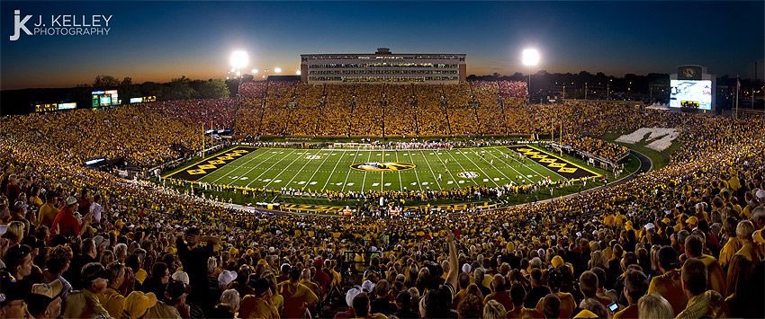 After a great conversation with @JAbercrombie51 I’m extremely blessed to have earned an offer from THE University of Missouri‼️#Miz @CoachJonesB @CoachDrinkwitz @KirbMoore @LoudounCountyFB @MattReidenbaugh @Mitch5003 @RivalsFriedman @adamgorney @BHoward_11 @VaPrepsRivals