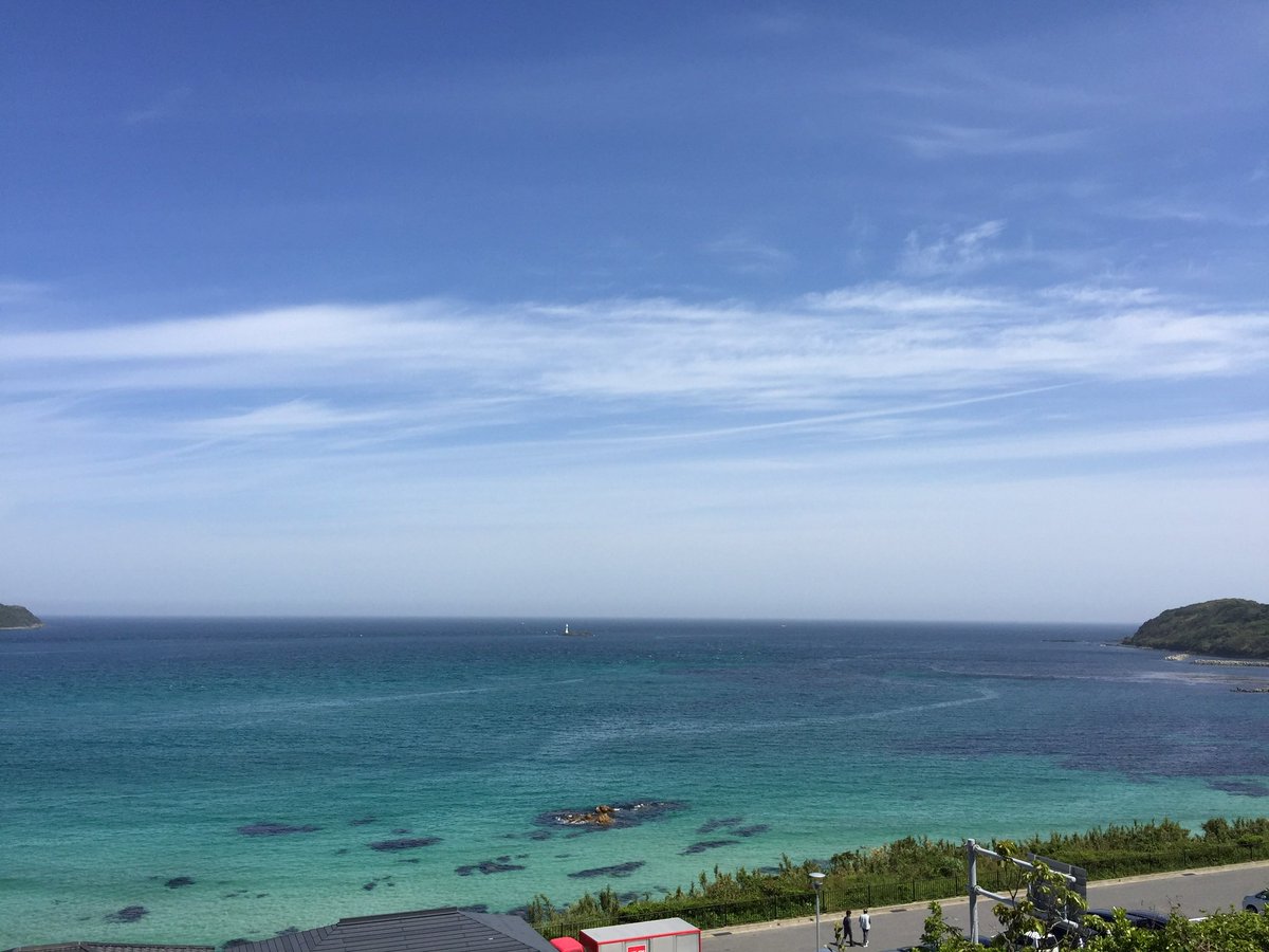 おはようございます😊
今日も快晴☀️
お掃除日和😆
楽しい週末を〜

いつかの角島
今から5月いっぱい位までで、
よく晴れた日の午前中だと綺麗に撮れるかな
 #角島 
 #角島大橋