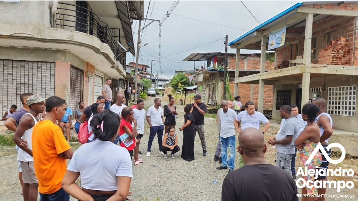 Nos reunimos con los jóvenes e integrantes de la comunidad atendiendo las solicitudes sobre la agenda social y la seguridad en Buenaventura.

#BuenaventuraTerritorioDePaz