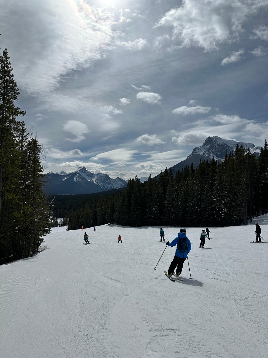 We’re nearing the end of our last full week of the season, with only two days to go. To celebrate another great winter we’ll have DJ’s all weekend and the BBQ Pit open. Don’t pack away the skis yet though! We’ll be back for an encore April 19-21 ⛷️