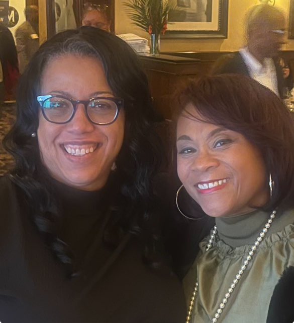 One of the best parts of #AERA2024 is running into amazing colleagues who have made an indelible impact on your career like @MilnerHRich and @CLICK168. So grateful for the opportunity to connect at the fabulous @JHUeducation reception! #SOEProud @AERA_EdResearch