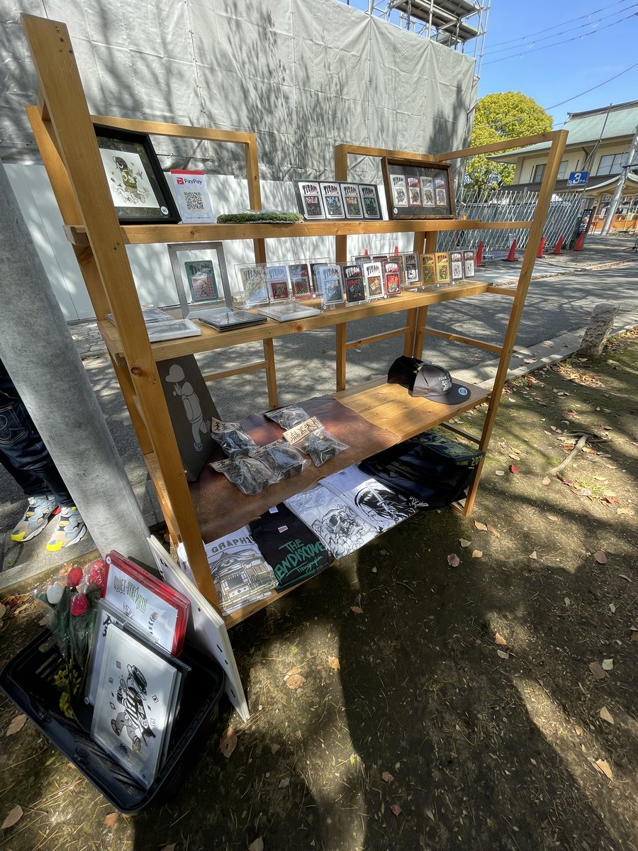 bald_busho's tweet photo. ニューボロ市始まってるよ〜
本日は無料ガチャあり🆓
#ボロ市
#葛飾八幡宮
#titangraphics https://t.co/GsJn59OQTr