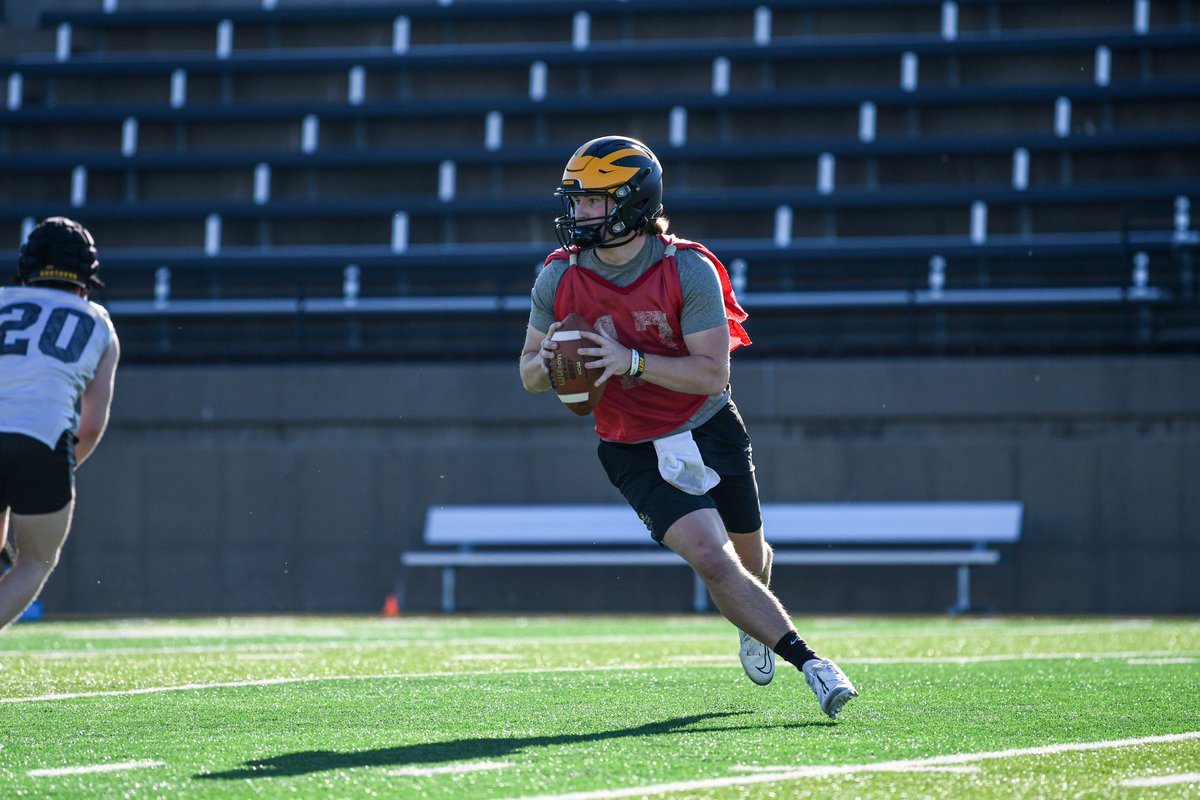 Gustavus Football tweet media
