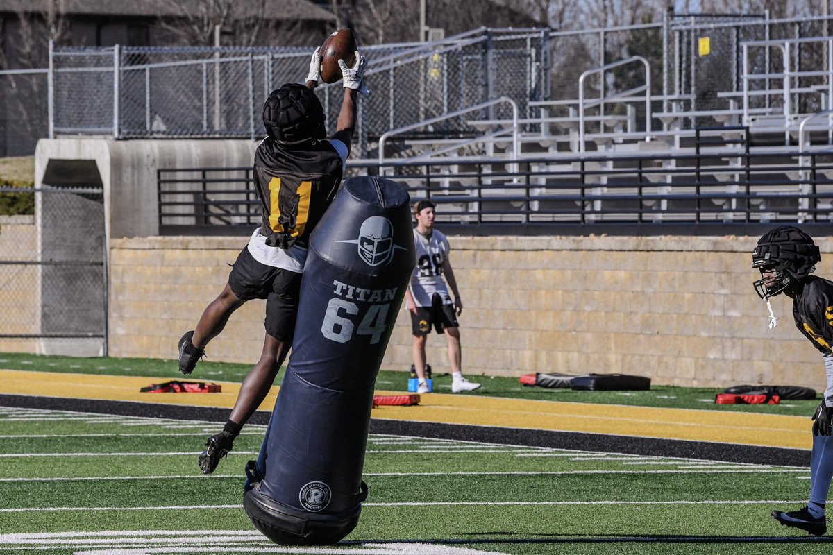 Gustavus Football tweet media