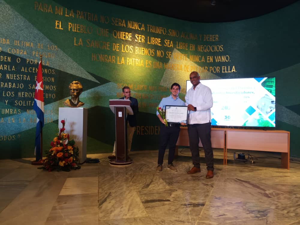 Otorga el Ministerio de Ciencia Tecnología y Medio Ambiente premios anuales a jóvenes por los resultados de investigación en el año 2023.

Estos reconocimientos enorgullecen el #AlmaCujae 💚 #Cujae60 #SeguimosCreciendo

<a href="/MarthaCUJAE/">Dunia</a> <a href="/CubaMES/">MES</a>