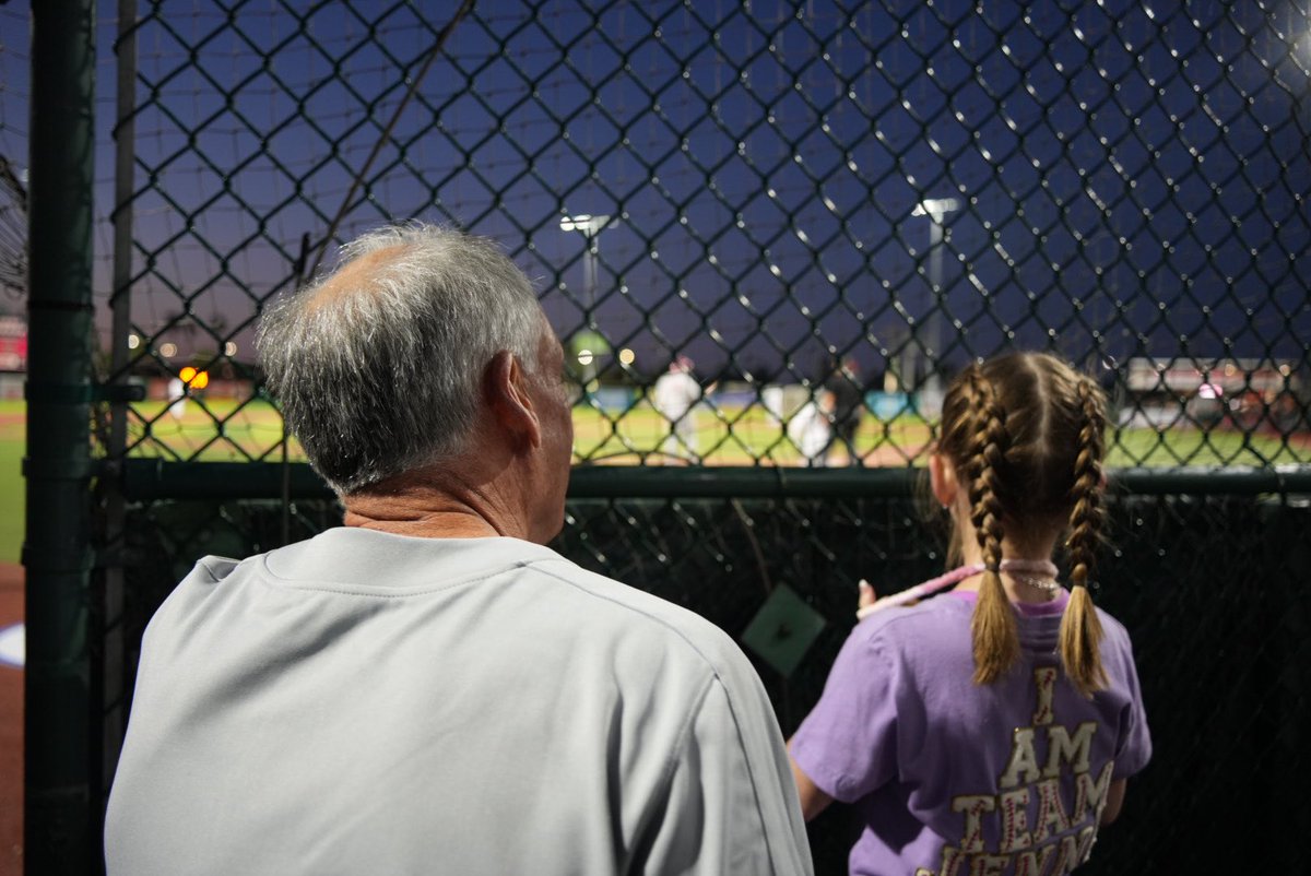 I have had a lot of amazing nights at Jackie Robinson Ballpark with the Daytona Cubs and now the @DaytonaTortugas, but tonight was something special. The way they gave Jenna the VIP treatment as she battles cancer was just incredible.