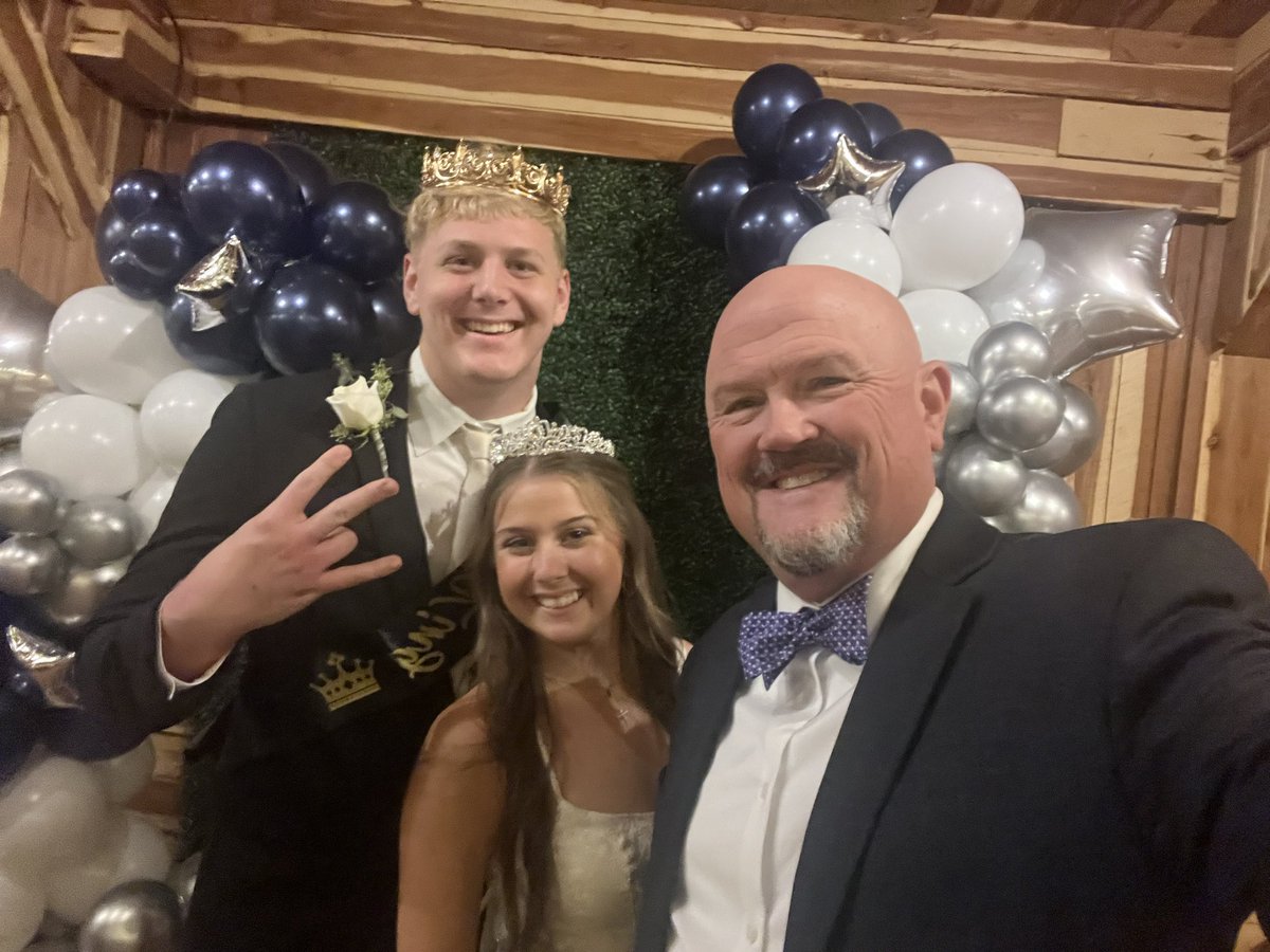 SainTroop's tweet photo. Our @CougarsMTCS Jr/Sr Banquet was a big hit! Congrats to our Banquet Queen @BellaBurdette &amp; King @jessep_72 Thanks to @UTK_Football &amp; @coachjoshheupel for sharing Jesse with us this weekend. @MTCSAthletics https://t.co/HUv5glSo5c