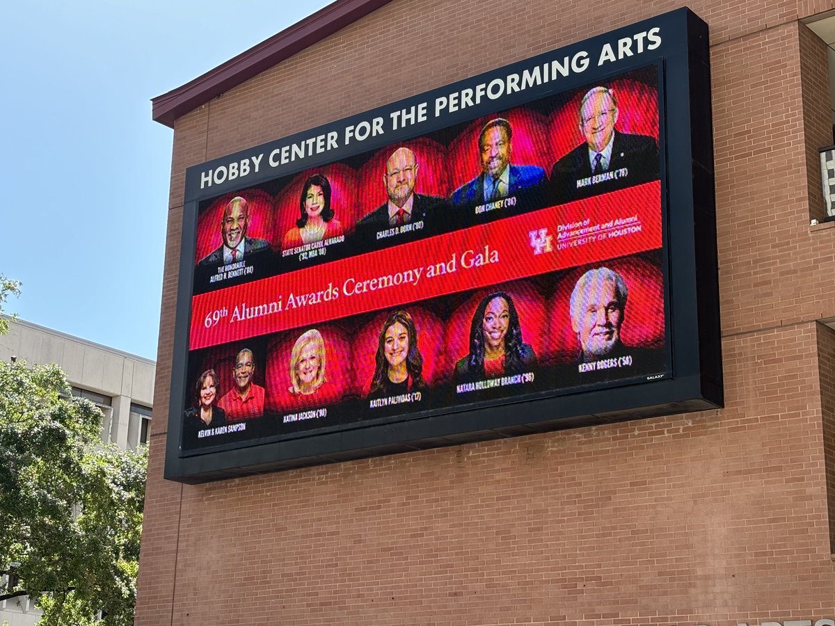 Big night tonight as UH Alumni Association honors these Cougars for their success and contributions!