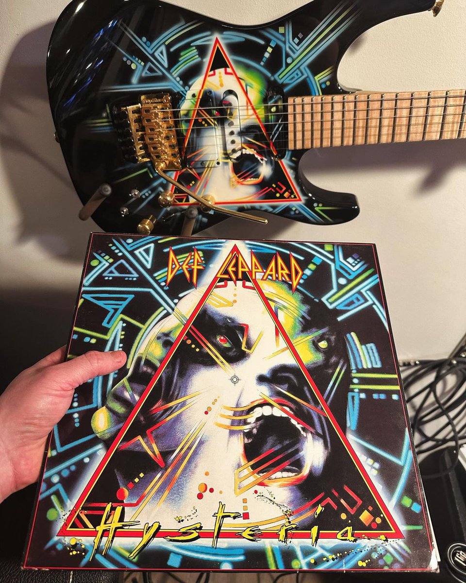 It’s #FanFriday! Shoutout to rockinchippy (IG) for this rocking post! 🎸🎸🔥 #DefLeppard #DefLeppardFans #Rock #RockMusic #Friday