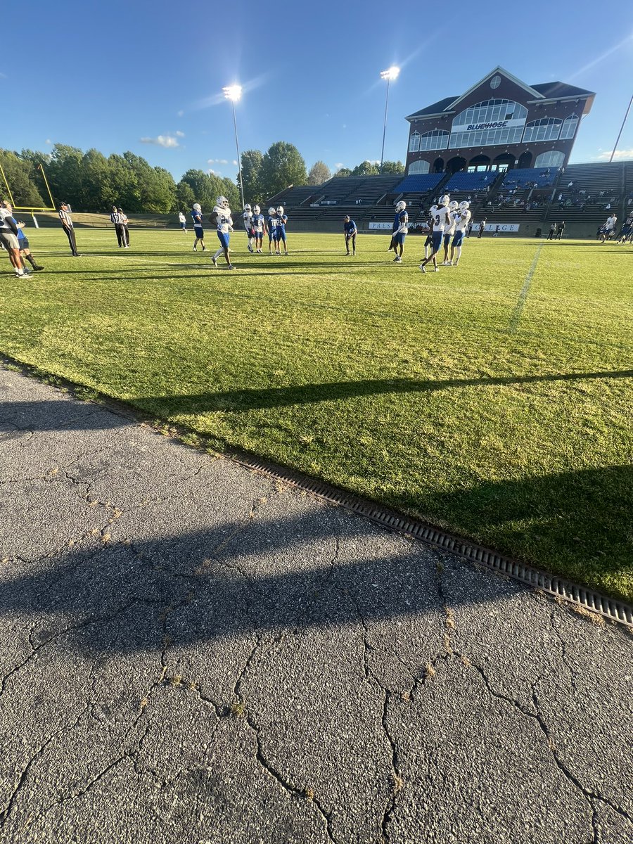 Devantefisher9's tweet photo. Had a great time at @BlueHoseFtball . Can’t wait to get back up here for the home game thanks @CoachKirkendall 💙 https://t.co/8dUOf4k025