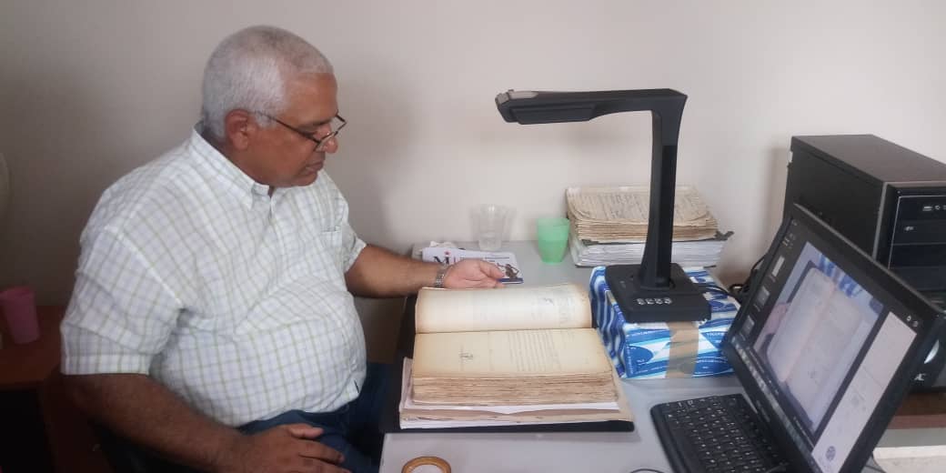 Oscar_CubaTSP's tweet photo. Visité la sede de @DpjGranmaMinjus e intercambiamos con sus directivos y colectivo laboral sobre el perfeccionamiento del sistema de trabajo para cumplir nuestras funciones. También revisamos el uso del scanner y la marcha de la digitalización del Registro Civil. @Minjus_Cuba https://t.co/I7daUMTzpo