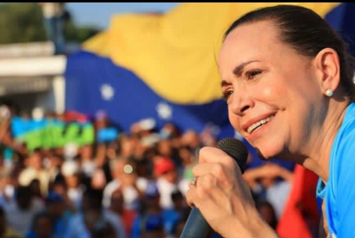 AraguaPregona's tweet photo. Aragua recibió a @MariaCorinaYA por todo lo alto, vecinos de San Sebastián y municipios vecinos se volcaron a aclamar a la Candidata Unitaria electa en la Elección Primaria del #22Oct23 y a quien acompañarán #HastaElFinal #ConVzla https://t.co/ejZBtB5uEm