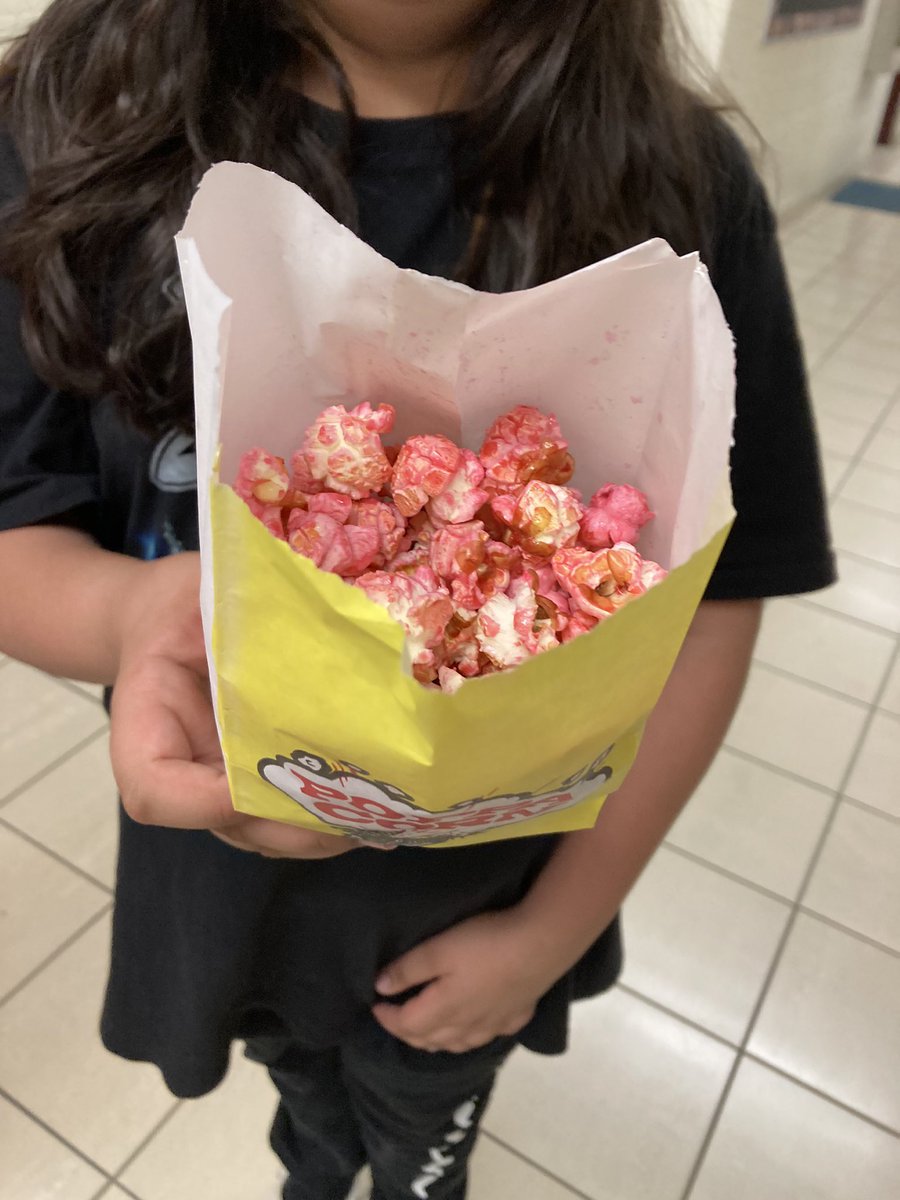 mrsmfrancis1's tweet photo. What do you eat on #dayofpink? Pink popcorn of course! The whole school loved it along with button making, slideshows, Blooket, and a nail salon to raise awareness and spread kindness so that all students feel safe @SunnyViewMS #WeekofPink @PeelSchools @PNeerja https://t.co/YXRQWRCMG3