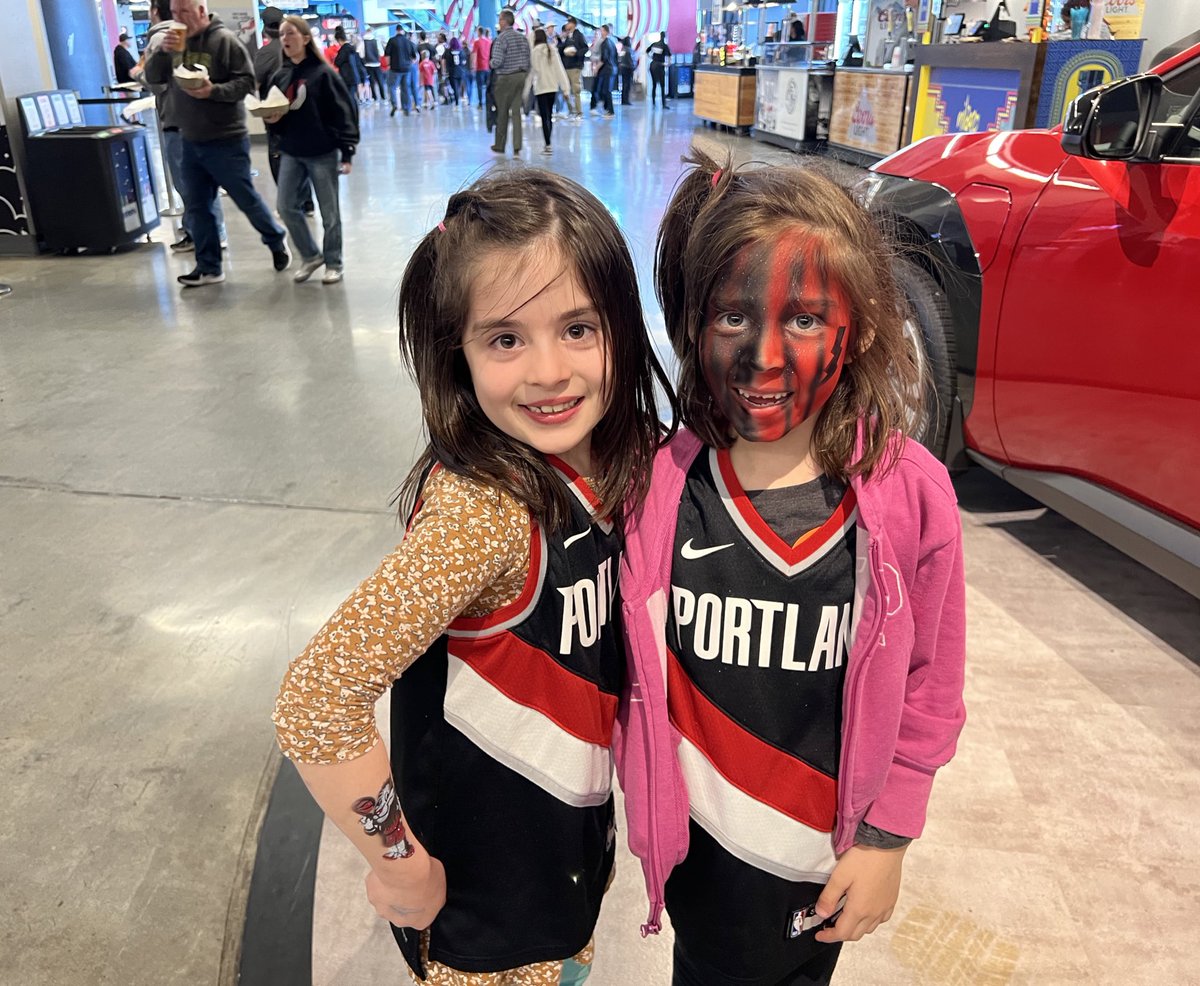 Last game of the season and they have their game faces on!

#ripcity