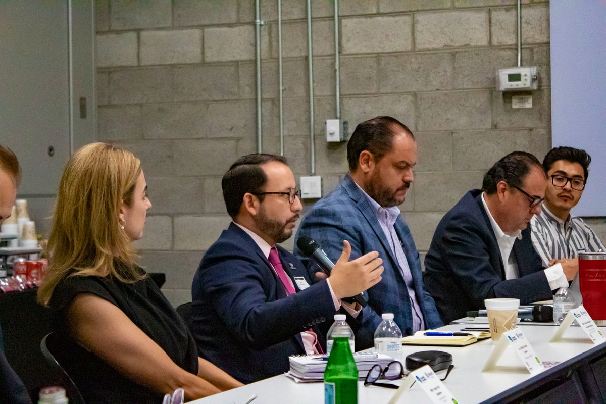 ufernandezg's tweet photo. El @gobiernodechihuahua, a través de la @SIDEChih  encabezó la reunión de la Coordinación Regional del Consejo de Desarrollo Económico del Estado de Chihuahua (CODECH) en Ciudad Juárez. https://t.co/HuTl6jKeZP