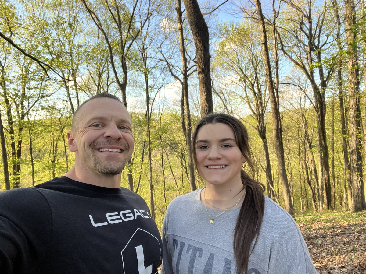 Ended the day with a 4.5 mile hike with @kamilobliner . It’s been a very busy and stressful week so this was a much needed break. With Kami going to college this year, I’m taking every opportunity I can to spend quality time with her. ❤️