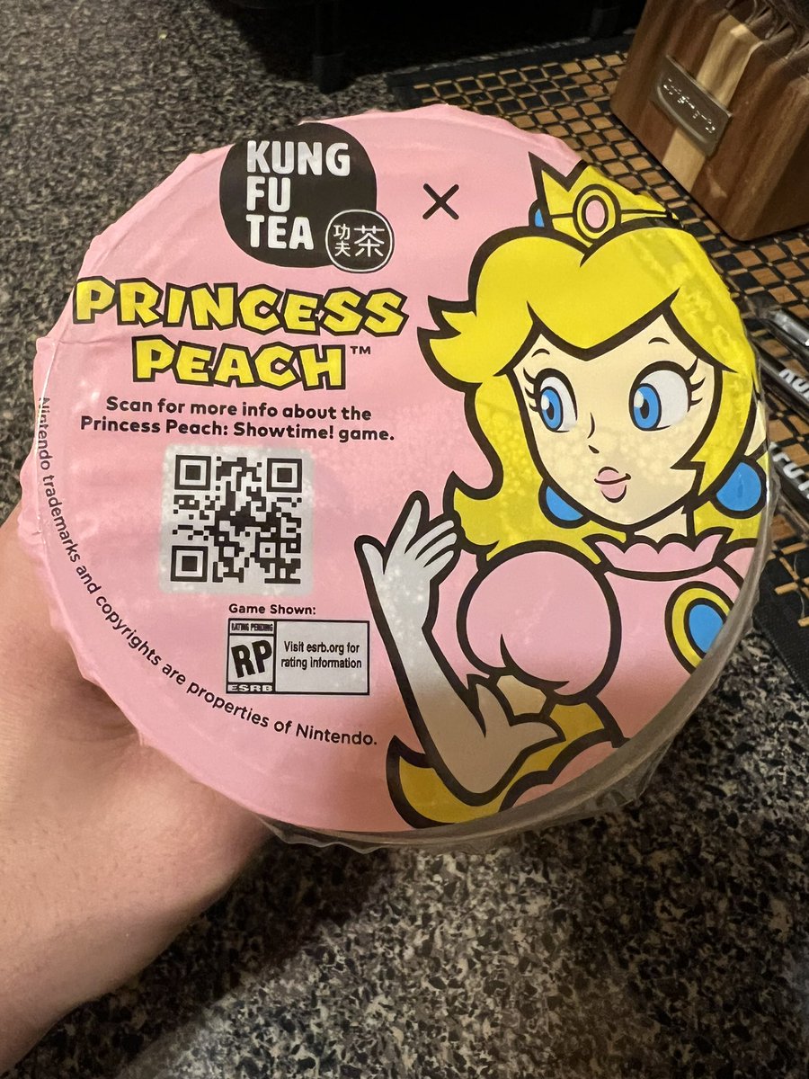 Kung Fu Tea is selling canned Princess Peach Showtime Peach Green Tea and some Princess Peach drinks…