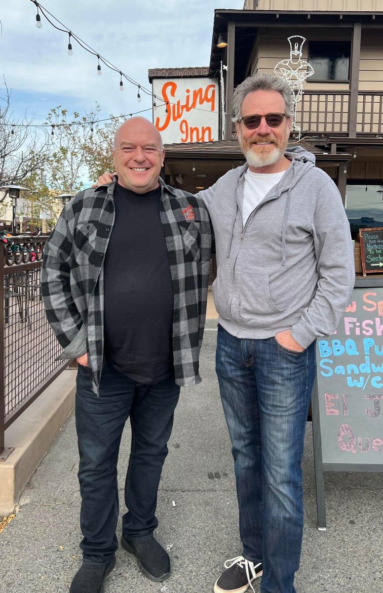 Bryan Cranston stopped by Dean Norris's restaurant in Temecula, California. 
#briancranston #DeanNorris #breakingbad 
#walterwhite #hankschrader #Sinner #latelate #Euforia3Cat