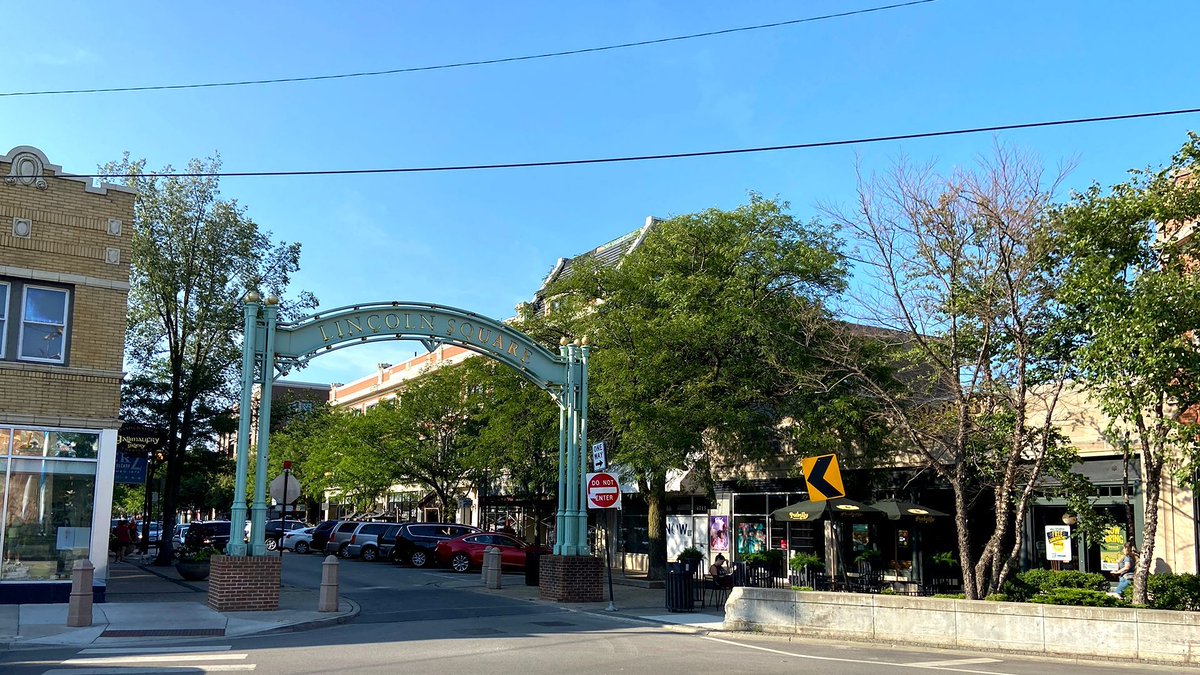 These 8 projects aim to better protect pedestrians and cyclists in Lincoln Square and North Center: buff.ly/4auSUvn