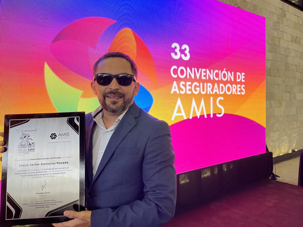 Agradezco a @AMIS_mx el honrarme con el Premio Nacional de Periodismo en la categoría de Nuevas Audiencias por mi trabajo en @YouTube @MtyFollow @cesarmty @rayelizalder @FdzWaldo