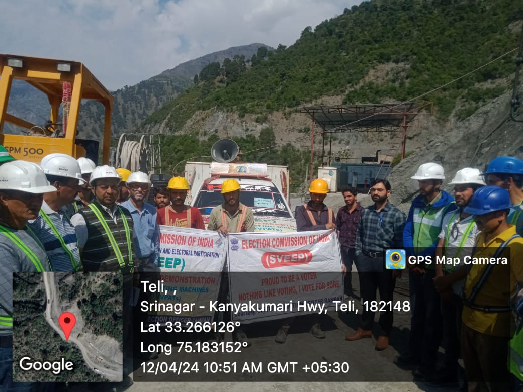 Empowering labour voters in Ramban District! Through a proactive awareness campaign led by DEO Ramban Baseer-Ul-Haq Chaudhary and the SVEEP team, we're fostering inclusivity and democratic empowerment. Every vote matters – let's ensure every voice is heard. #SVEEP…