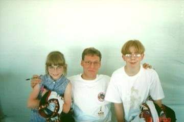 @PHNX_Coyotes My brother and I with Jyrki Lumme whe fan fest was still a thing. I was 10.