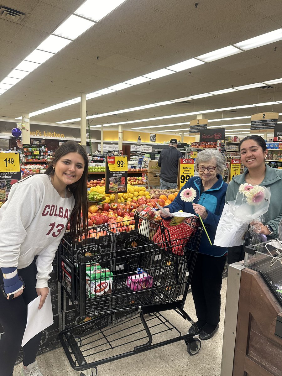 GBNsoftball's tweet photo. Our Friday consisted of giving back to our community. We are grateful for the people that keep us safe, wise words from our elders, and the opportunities we are given from the resources Northbrook has to offer. Thank you, Northbrook! #dayofkindness #funfriday #givingback https://t.co/0d23piAytZ