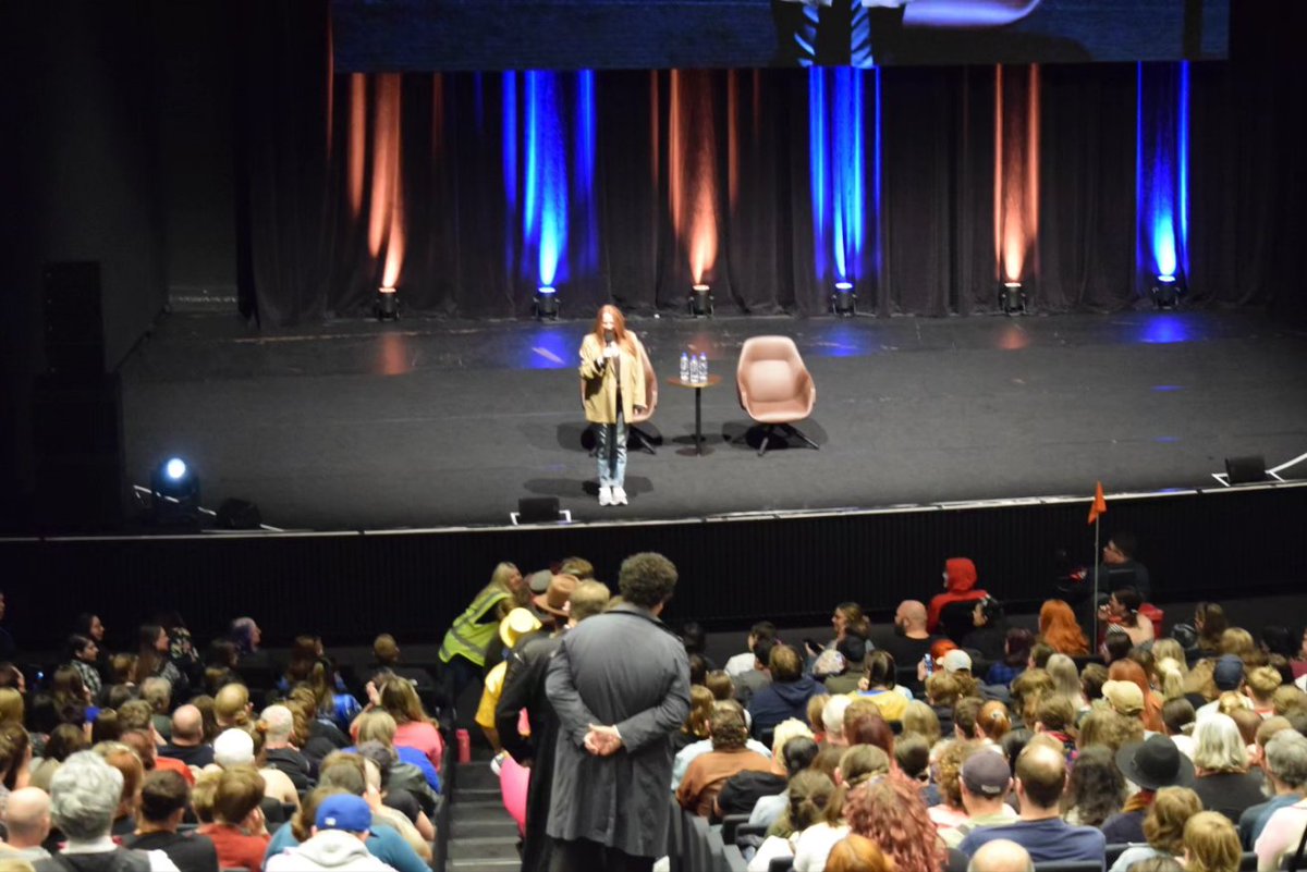 The incomparable Catherine Tate has the crowd at #chchgeddon in stitches! She even wandered the aisles to chat with fans ❤️ If you missed her packed panel today, she'll be back for another one tomorrow! See the schedule: armageddonexpo.com/schedules