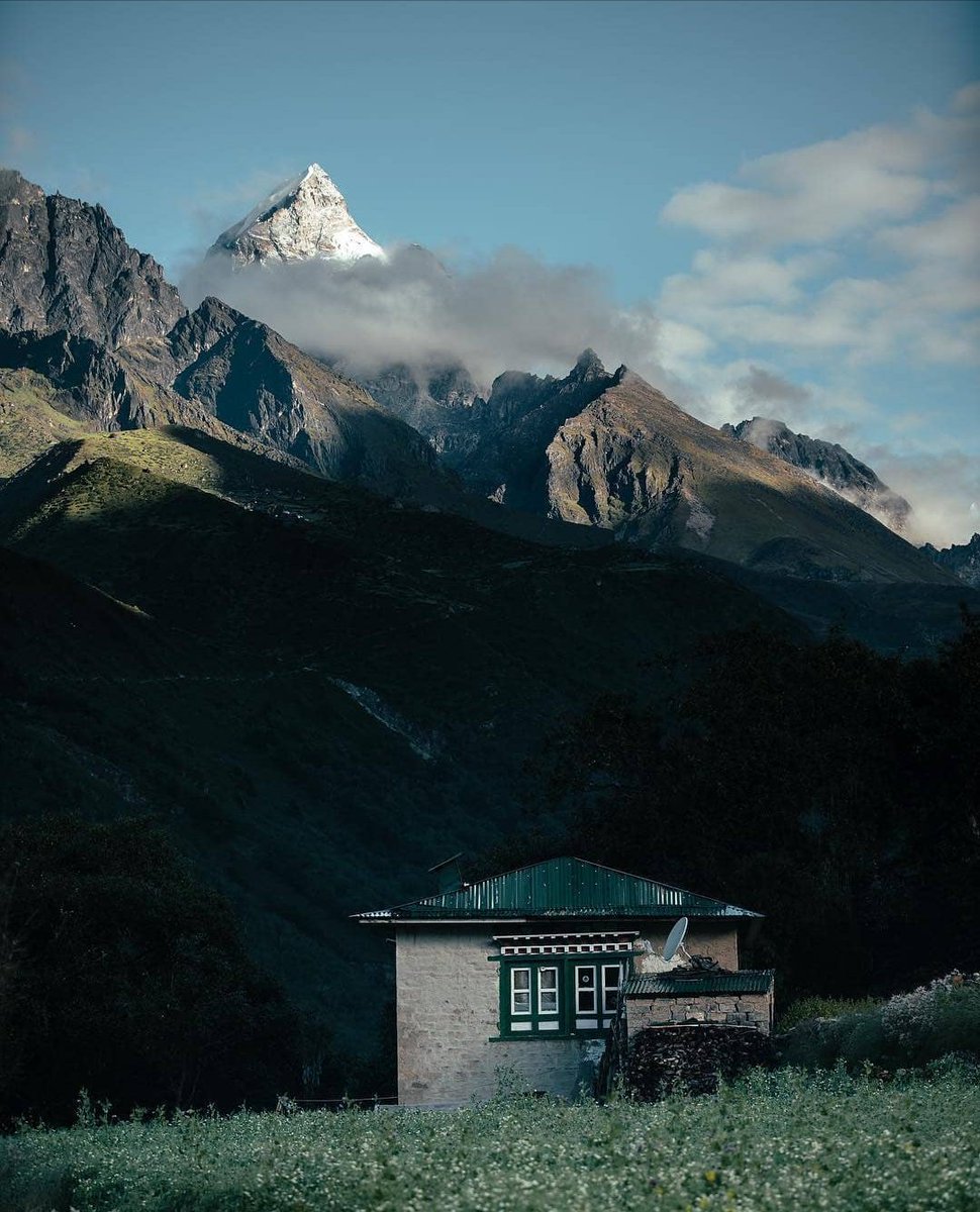 Mountains are Calling.....
I must go... 💞⛰️
Annapurna Circuit Trekking 🇳🇵

#mountainviews #MountainMagic #LoveNepalTravelNepal 

📸 adit_ya_15