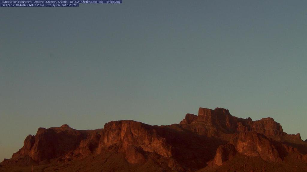 Friday evening view of #SuperstitionMountains #ApacheJunction #AZ #wxcam #azwx kc4kqe.org