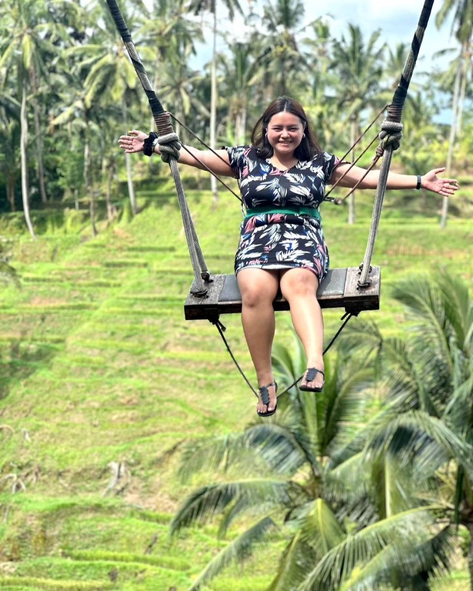 paulinelgmn's tweet photo. The "kunwari di takot" 😂 #WhenInIndonesia https://t.co/4gPuiheyji