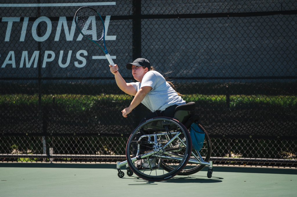 Martha stayed undefeated in the individual A draw and plays tomorrow to lock up the #1 seed for the Singles National Championships in Oklahoma in May. Tomorrow’s Schedule: Martha 🆚 Arizona at 8:30AM CT in singles Bama 🆚 West Virginia at 12PM CT team #RollTide