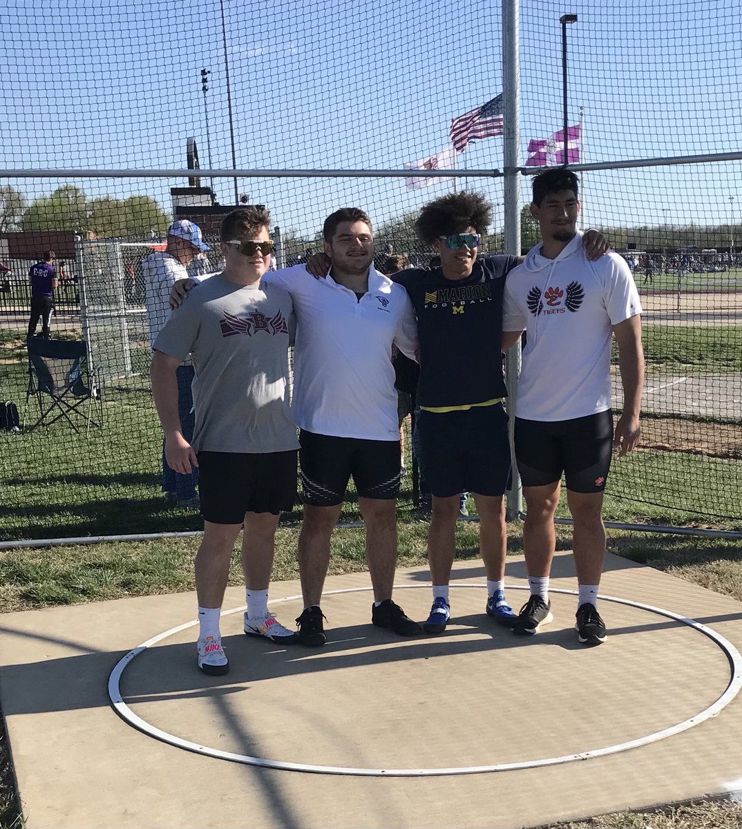 Some of the very best throwers in the state were at Mascoutah! There was a lot of steel shots and discus flying all over the place. Is disci, plural for discus?